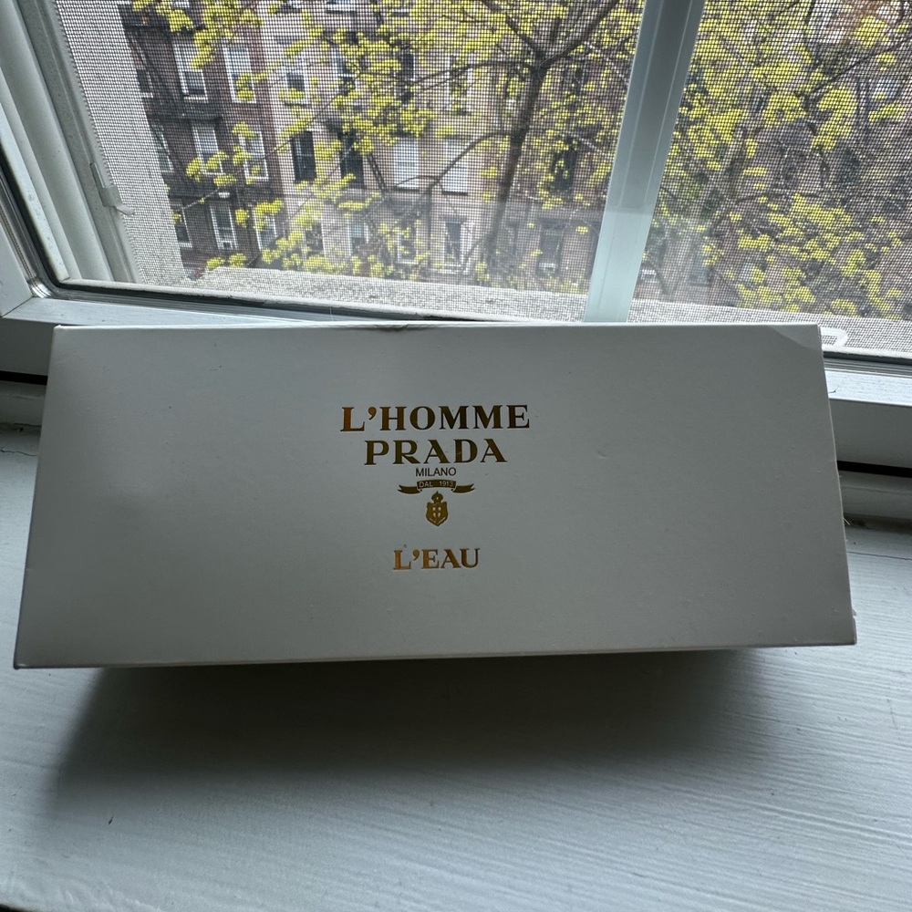 Prada L'Homme L'Eau Novelty Toilet Tote - Picture 4 of 13